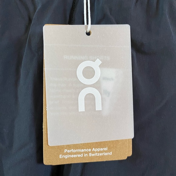 ON Running Shorts Women’s size XL Black - Picture 3 of 6